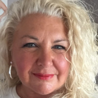 Lynn Cullen