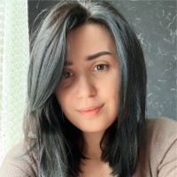 Dariana D.