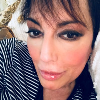 Laura Papazian