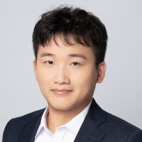 Yunyi R.