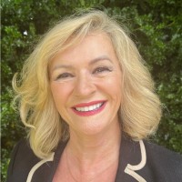 Dr Susan Young