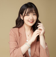 Caroline Zhu