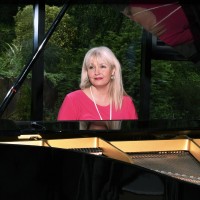 Olwen Carolan