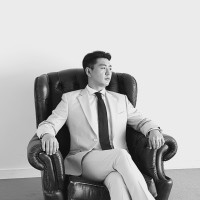김광일