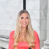 Alli Van Dine, Mba