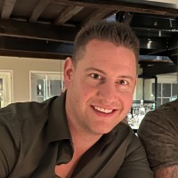 Mike De Bakker
