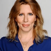 Angela Lister