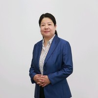 Yi Wang 王怡