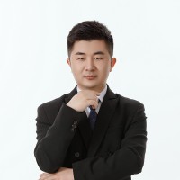 于小龙