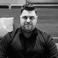 René Jauk 🇨🇭 🇱🇮 🇦🇹 🇦🇪