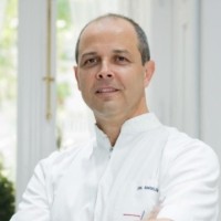 Dr. Moises Amselem