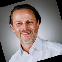 Steffen J. Schmidt