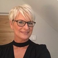 Alyson Hewlett