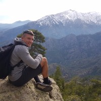 Robert HALLENNES-LEZ-HAUBOURDIN)