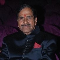 Dr. Roshan Bapna