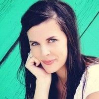 Angela Stoll