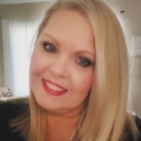 Traci Henderson