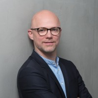 Dr. Julius Kayser