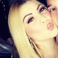 Courtney Completo
