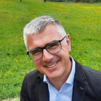 Stefan Manzeneder