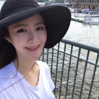 Selena E. Oh