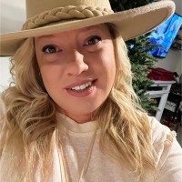 Ashley Mowe