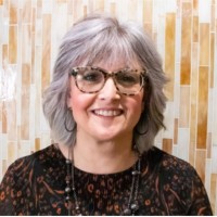 Linda Farrell