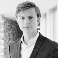 Tobias Larsen