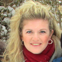 Tracey Dare