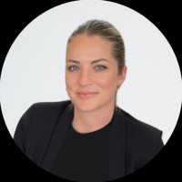 Stephanie Snelson