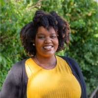 Desirae Mcbride (Holmes)
