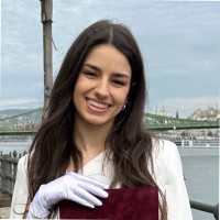 Eszter Csatlós