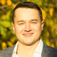 Антон Лавров