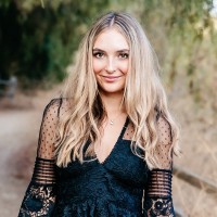 Amelia Jones