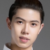 李卓佳