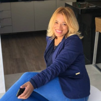 Elisângela Carneiro Santos