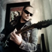 Ian D.