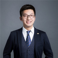 何睿达