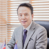 SIMON HAN