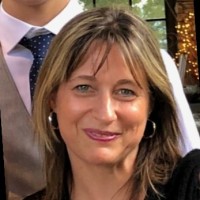 Angela Metzger