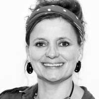 Nienke Algra