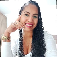 Esmine Telles