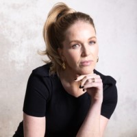 Deborah Van der Burg