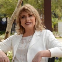 Profª. Ma. e Doutoranda Tania Queiroz