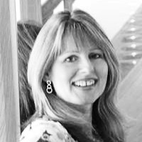 Suzanne Steer