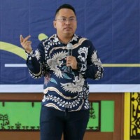 Uray Tiar Fahrozi