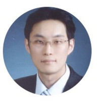 김남욱