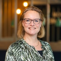 Mireille Komen-Saurens, SMP, MSc