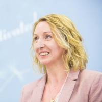 Dr Joan de Lacey