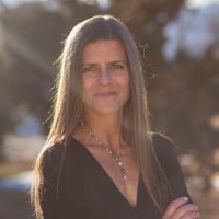 Jennifer Holmes